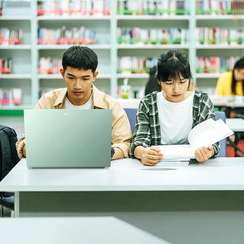 Laptop untuk Anak Sekolah: Pilihan Warna Cantik dan Performa Andal