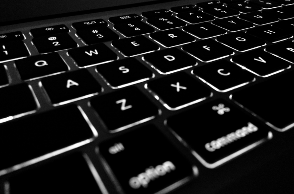 5 Cara Merawat Keyboard Laptop Agar Awet dan Tidak Cepat Rusak