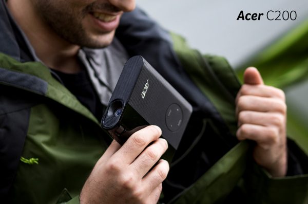 Acer C200, Proyektor Praktis untuk Bisnis dan Hiburan