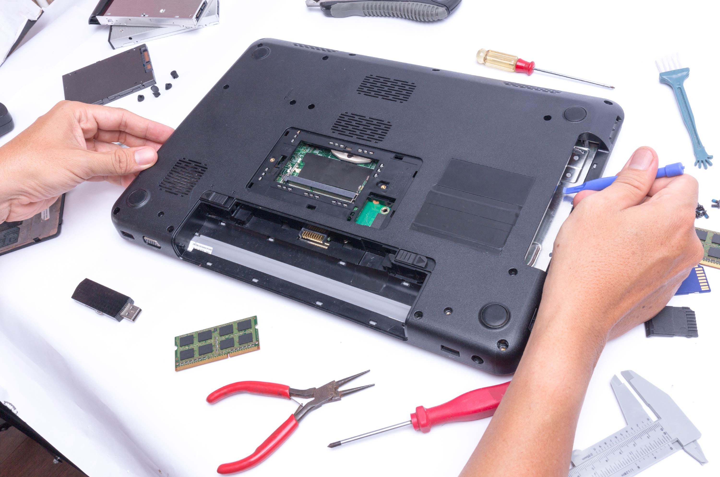 Haruskah Perpanjang Garansi untuk Laptop? Ini Pertimbangan yang Perlu